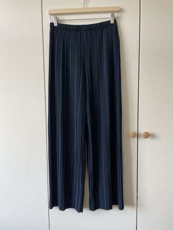 UNIQLO Elegante Plissee-Hose Wide Leg – Marineblau – Gr. S