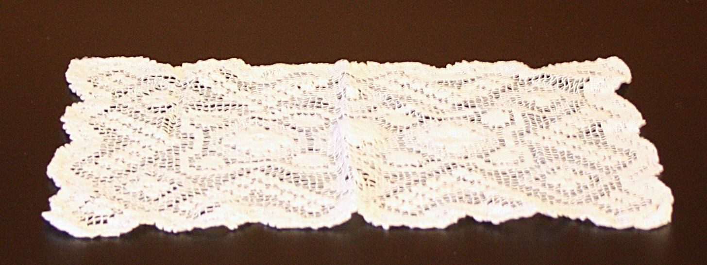 Biancheria da letto: Deckchen geklöppelt 37x23cm (46) – Usato da Flüelen venduto da Diversicum-Vintage 1