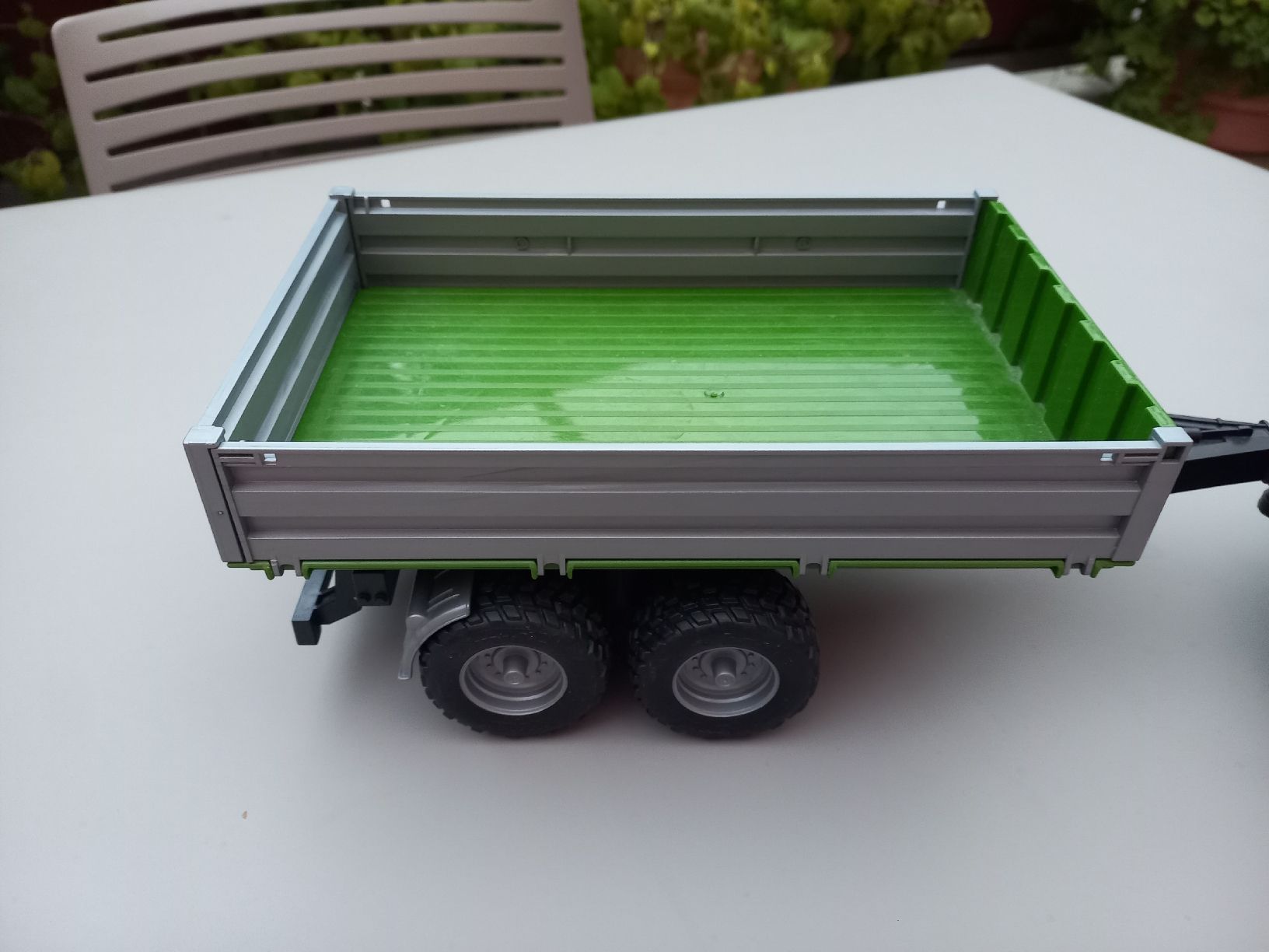 Bruder Giocattoli: Bruder Traktor mit Anhänger – Usato da Kilchberg ZH venduto da Fast-Forward 2