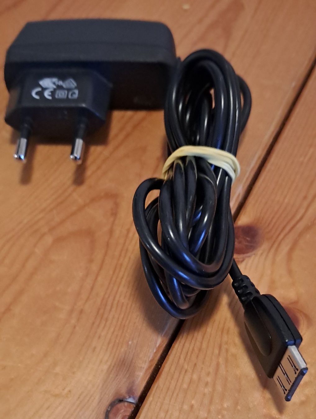 Telefoni: Alte Handys + Ladekabel – Difettoso da Münsingen venduto da Rocking 1