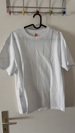 Crisp White Cotton T-Shirt - Perfect for Summer! ☀️