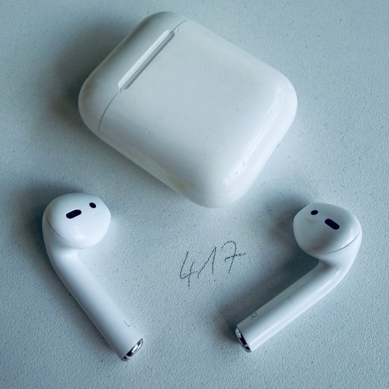 Apple Casques audio: Original Apple AirPods 2 Gen. Wireless Kopfhörer & Case – D'occasion à Basel par MY.AIRPODS.SHOP 2