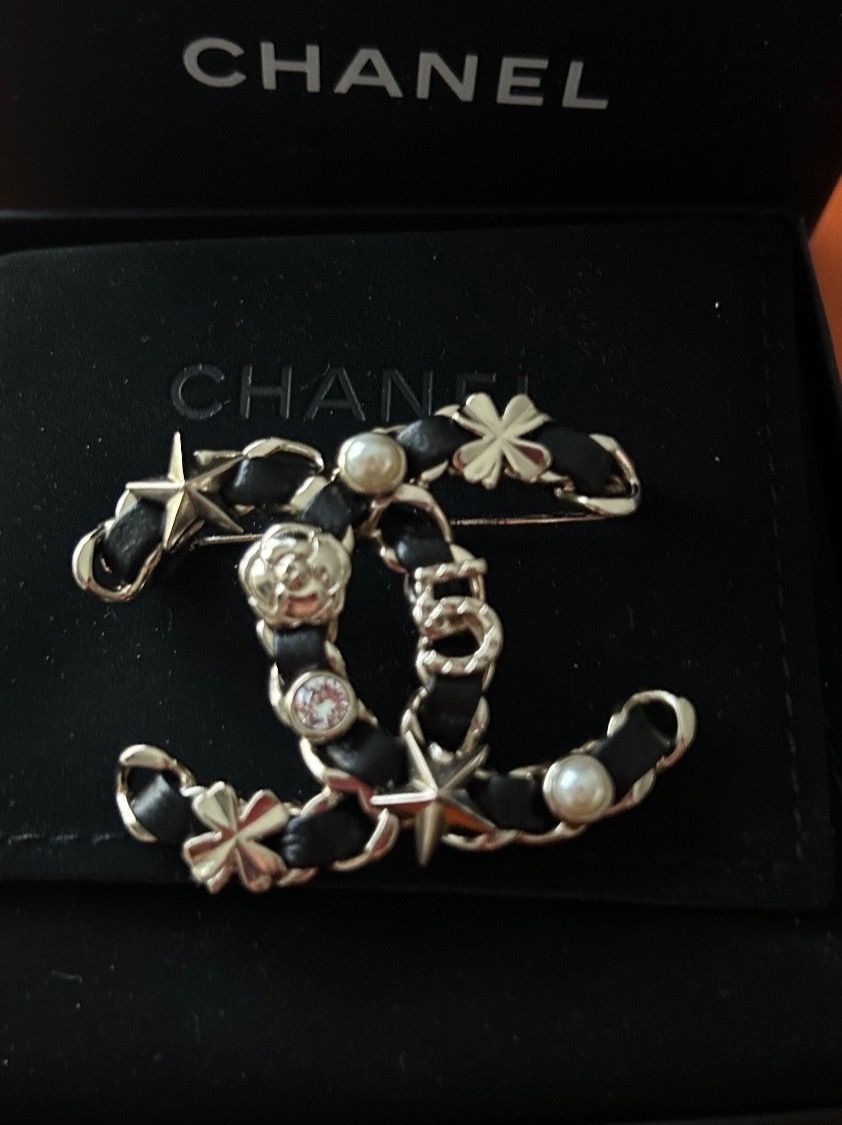 Chanel Broschen & Nadeln: Chanel Brooch Brand New – Neu (gemäss Beschreibung) aus Zürich von RoastedCocoNut 1