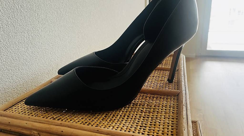 Damenschuhe: Escarpins noirs MANGO  – Gebraucht aus Plan-les-Ouates von pap_95f9
