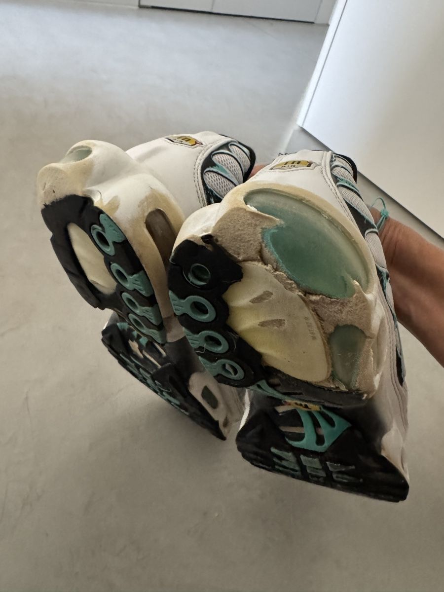 Nike Chaussures hommes: Baskets Nike Air Max Plus TN blanc taille 43 – D'occasion à Fribourg par Veronique22 4