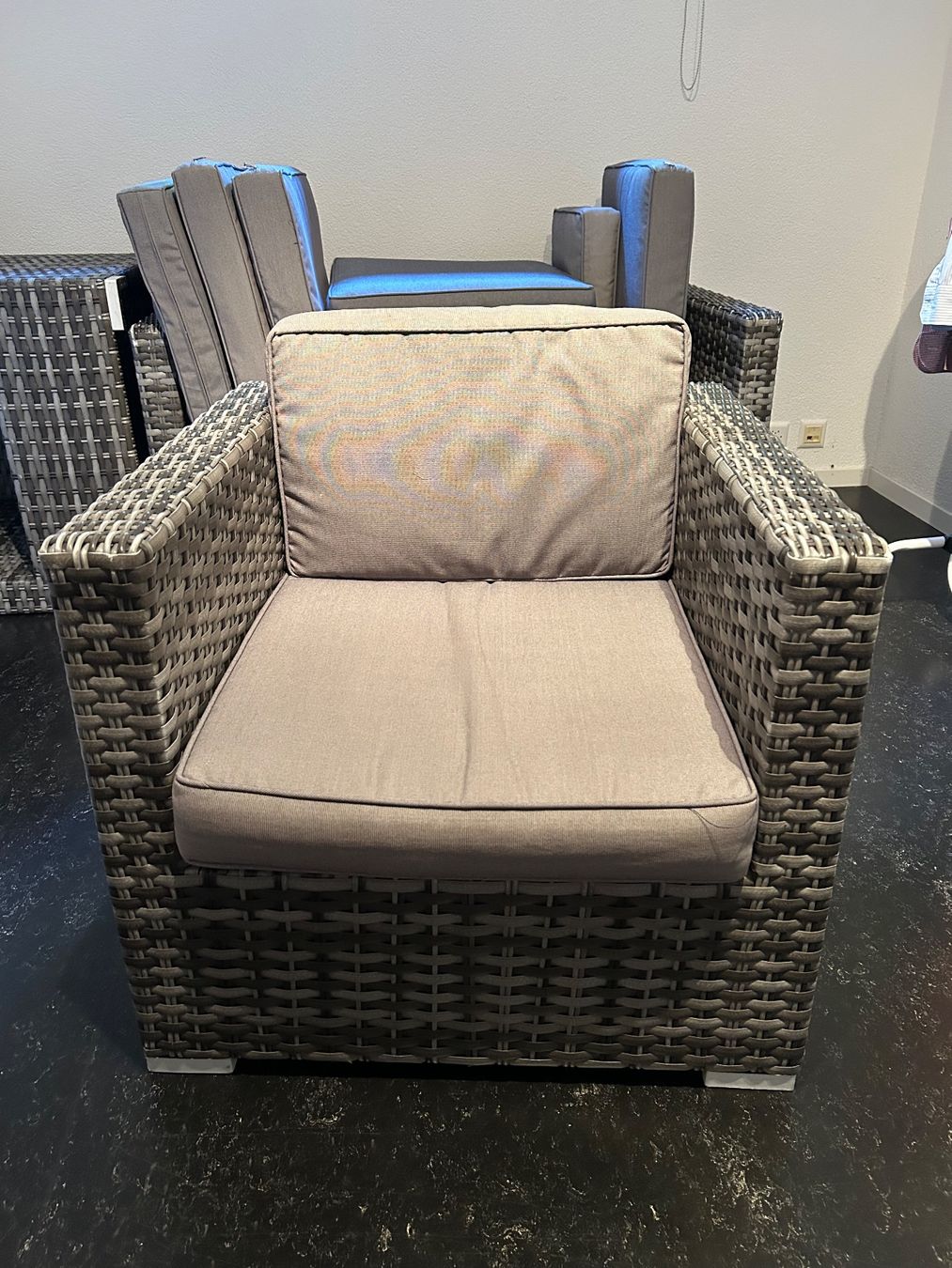 Sessel: Gartenlounge mit 2-er Sofa, 2 Einzelsesseln und einem Tisch – Gebraucht aus Brügg BE von Sidibus02 1