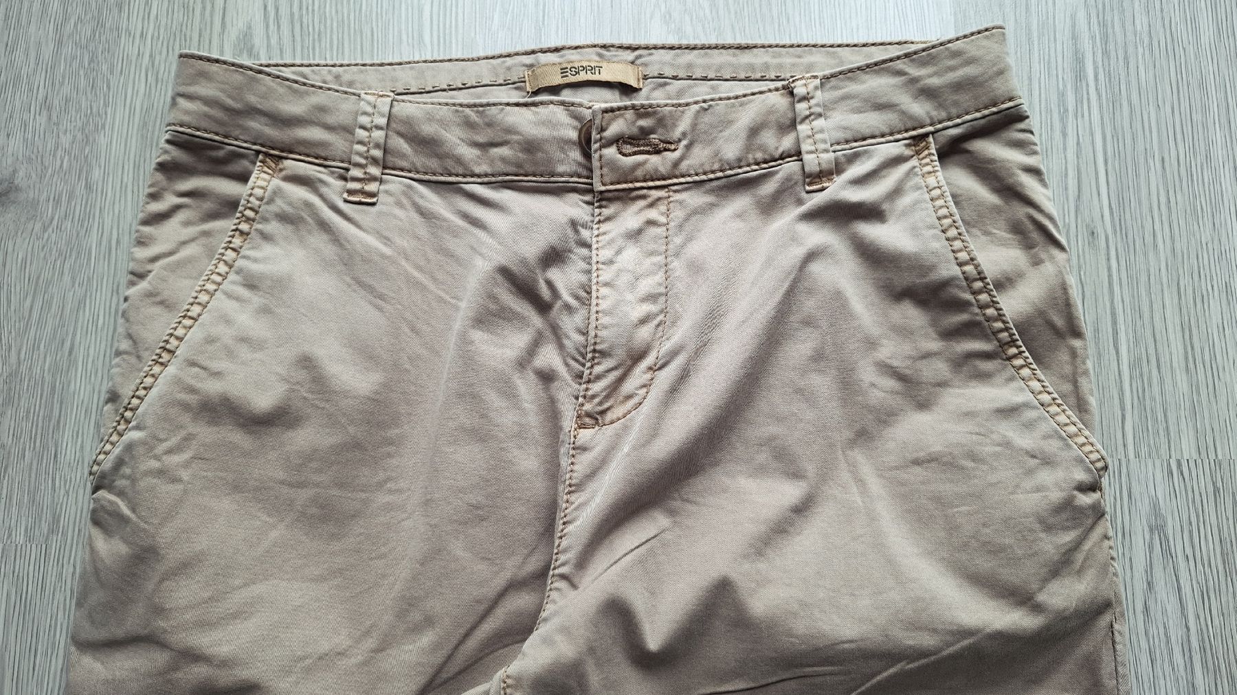 Esprit Pantaloni: Esprit Chinohose, Beige, Gr. 36, – Usato da Emmen venduto da Tigerlady 1