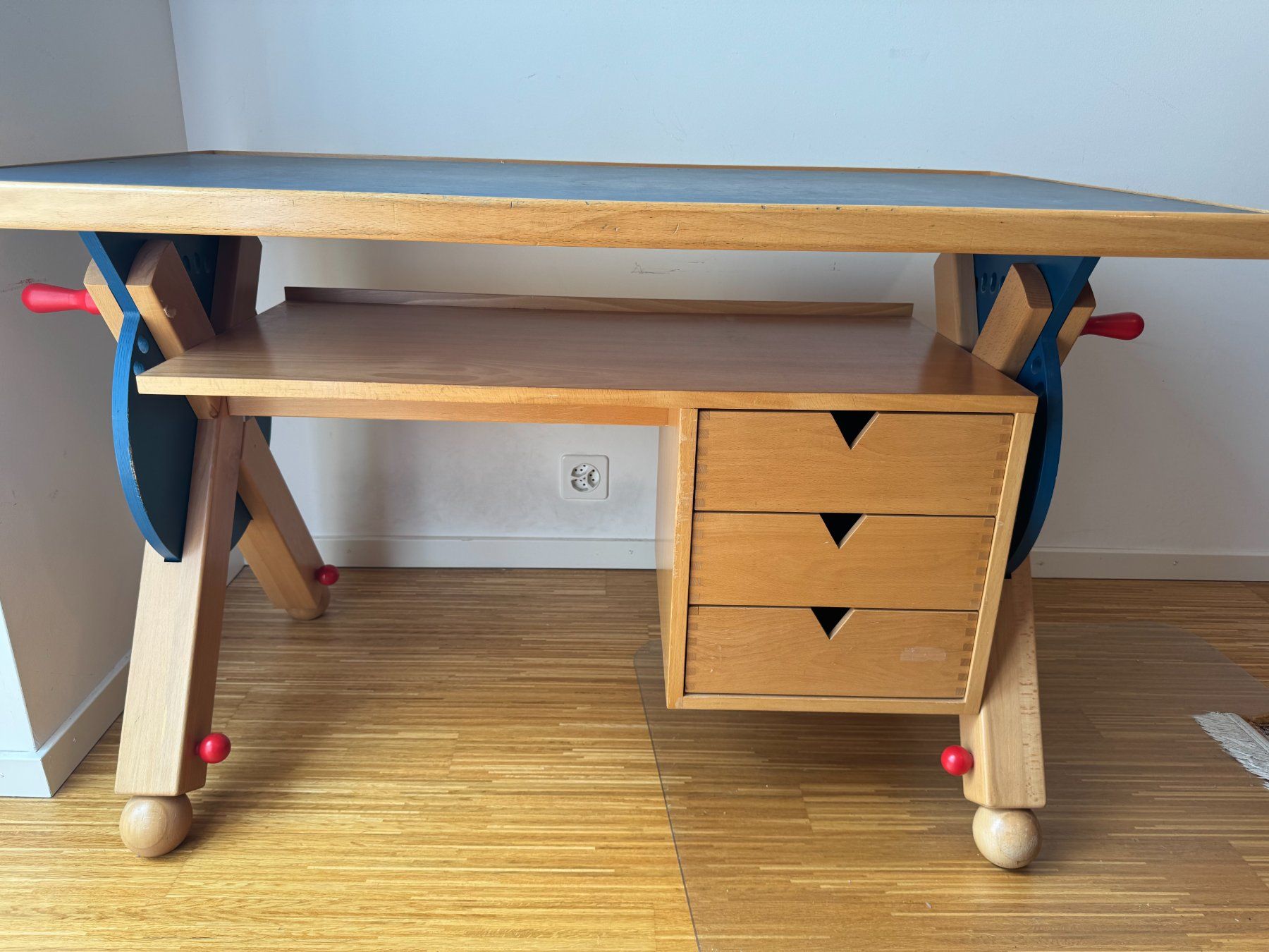 Bureaux: Schreibtisch Kinderpult – D'occasion à Zürich par Abeggchr 4