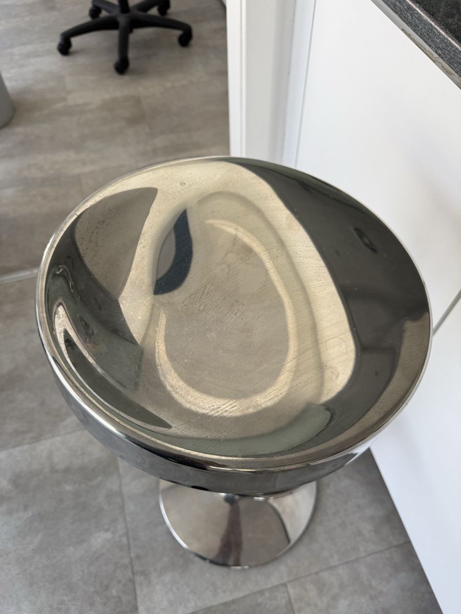 Magis Tabourets: Barhocker Magis Starck – D'occasion à Gerlafingen par driver-rent 3
