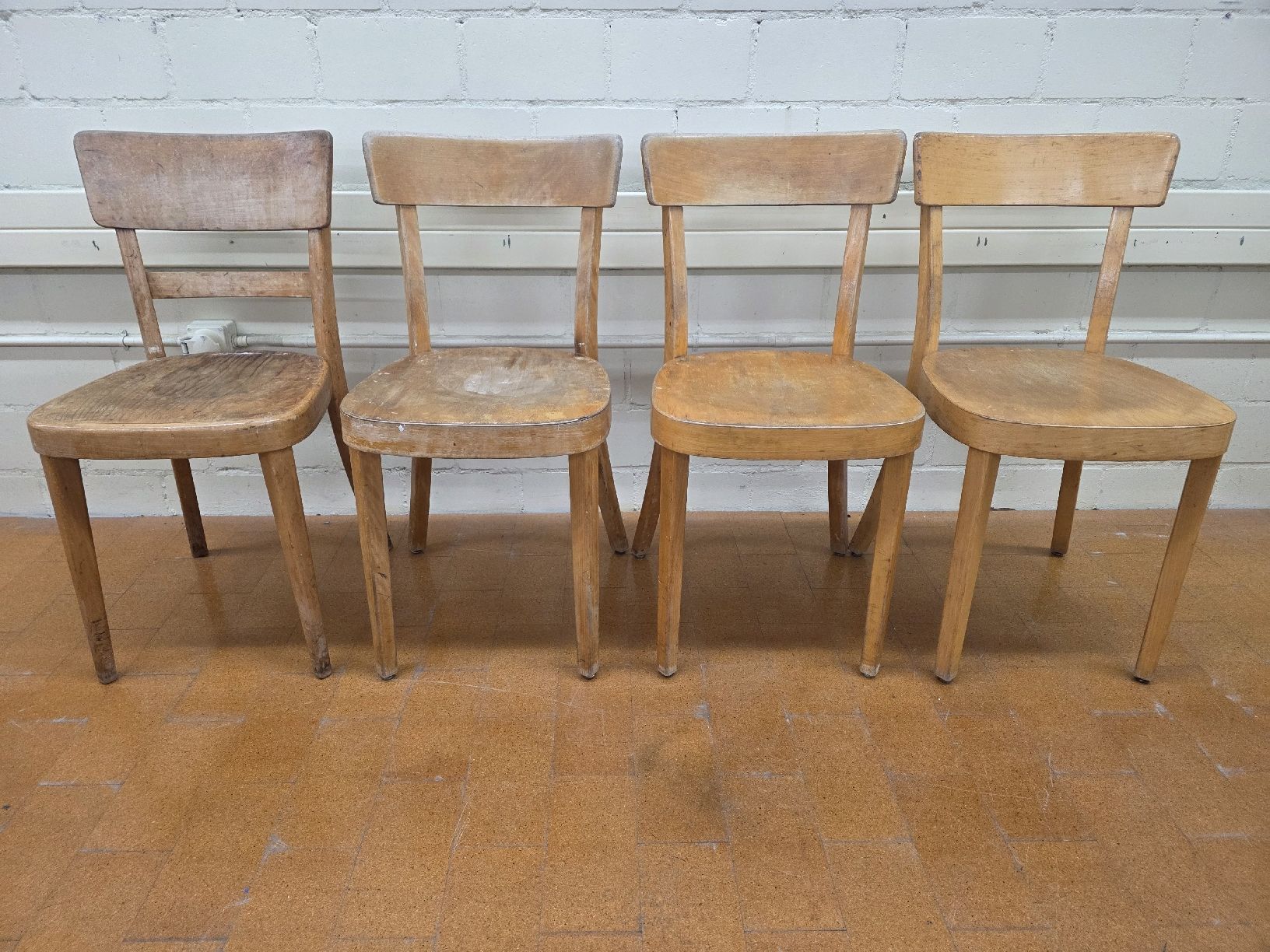 Horgen Glarus Sedie: klassische Vintage Stühle Horgenglarus – Usato da Lichtensteig venduto da Usedinstorecom 6
