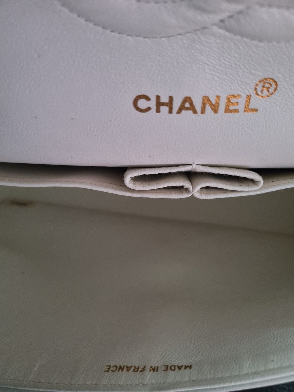 Chanel Taschen für Damen: Authentic Classic Handbag, white / Gold – Gebraucht aus Zürich von Stila17 7
