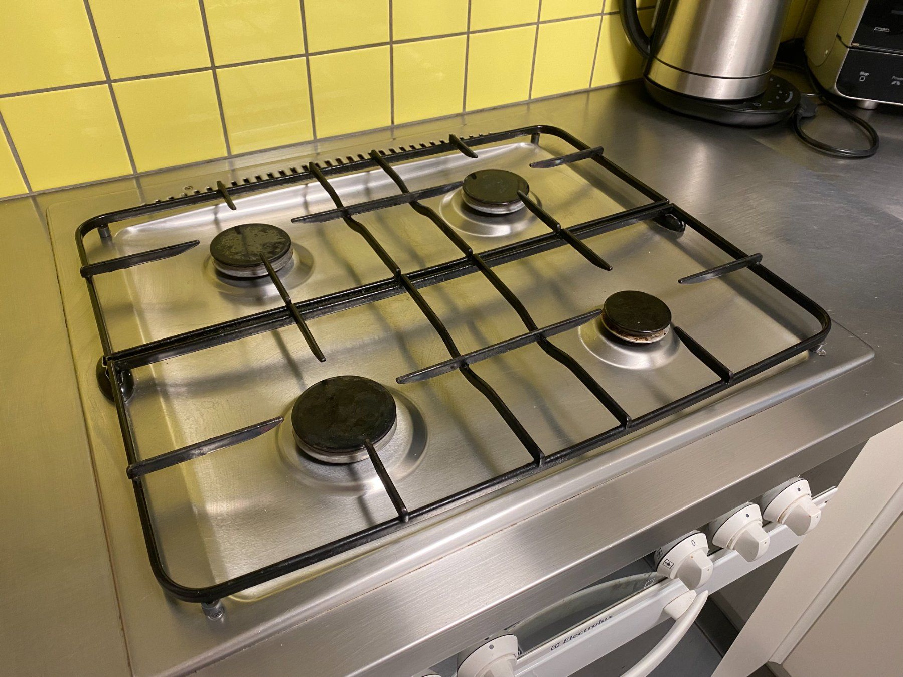 Cucine complete: Küche mit Edelstahlabdeckung – Usato da Winterthur venduto da Ko06pi 4