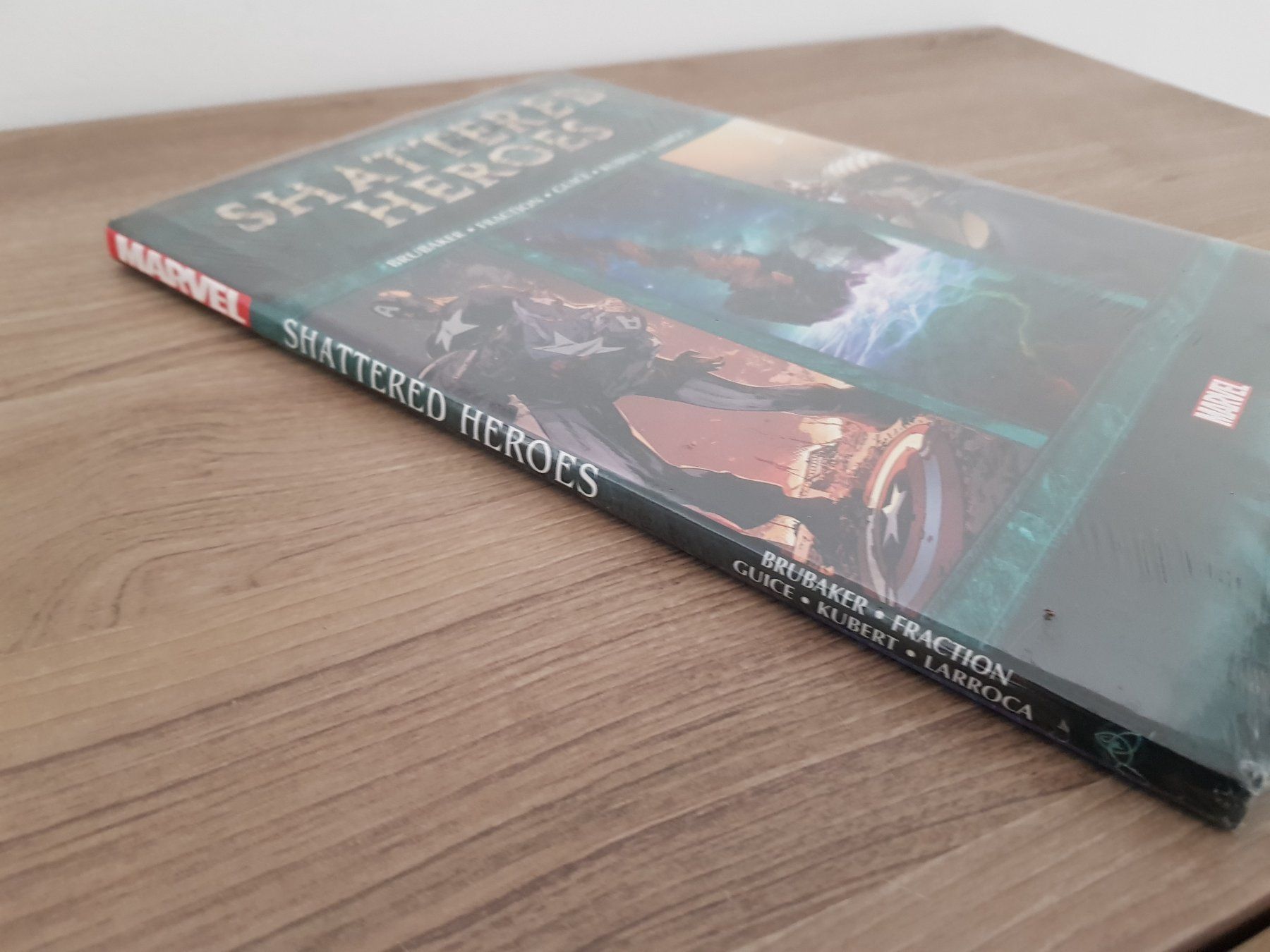 Comics: Marvel Shattered Heroes Hardcover Comic Buch - Neu & OVP – Neu und originalverpackt aus Bassersdorf von retrolab 1
