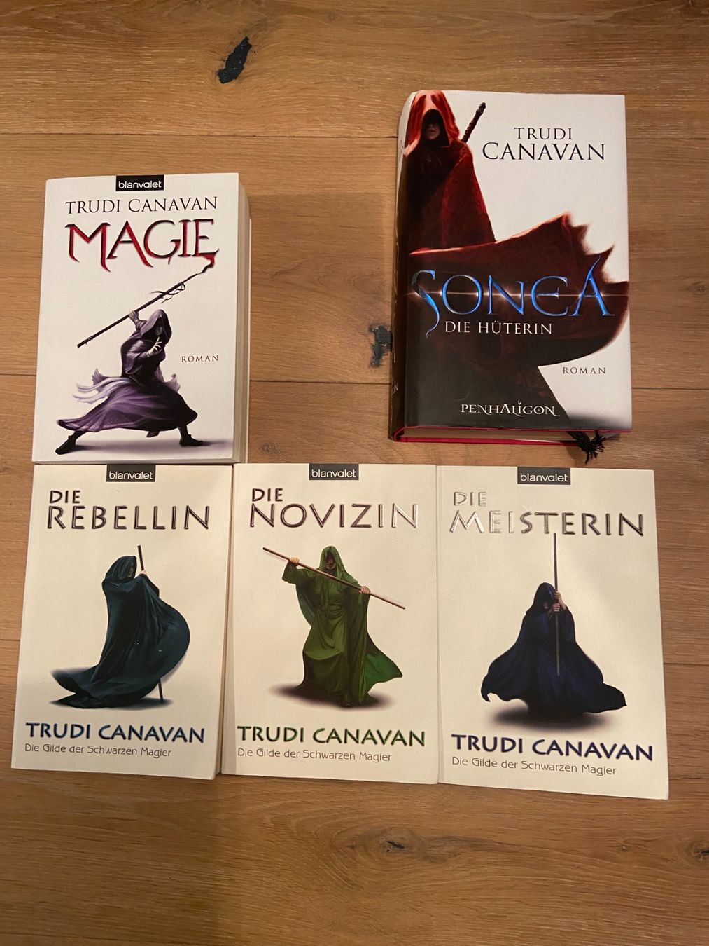 Libri: Bücher Sonea / Trudi Canavan – Usato da Adetswil venduto da Sti-I-Ma