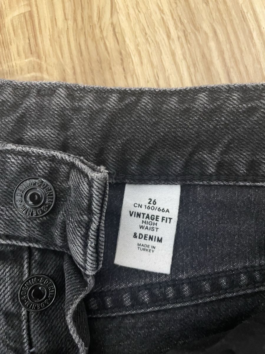 H&M Jeans: H&M jeans high waist 26 grau – Usato da uster venduto da 2017c 2