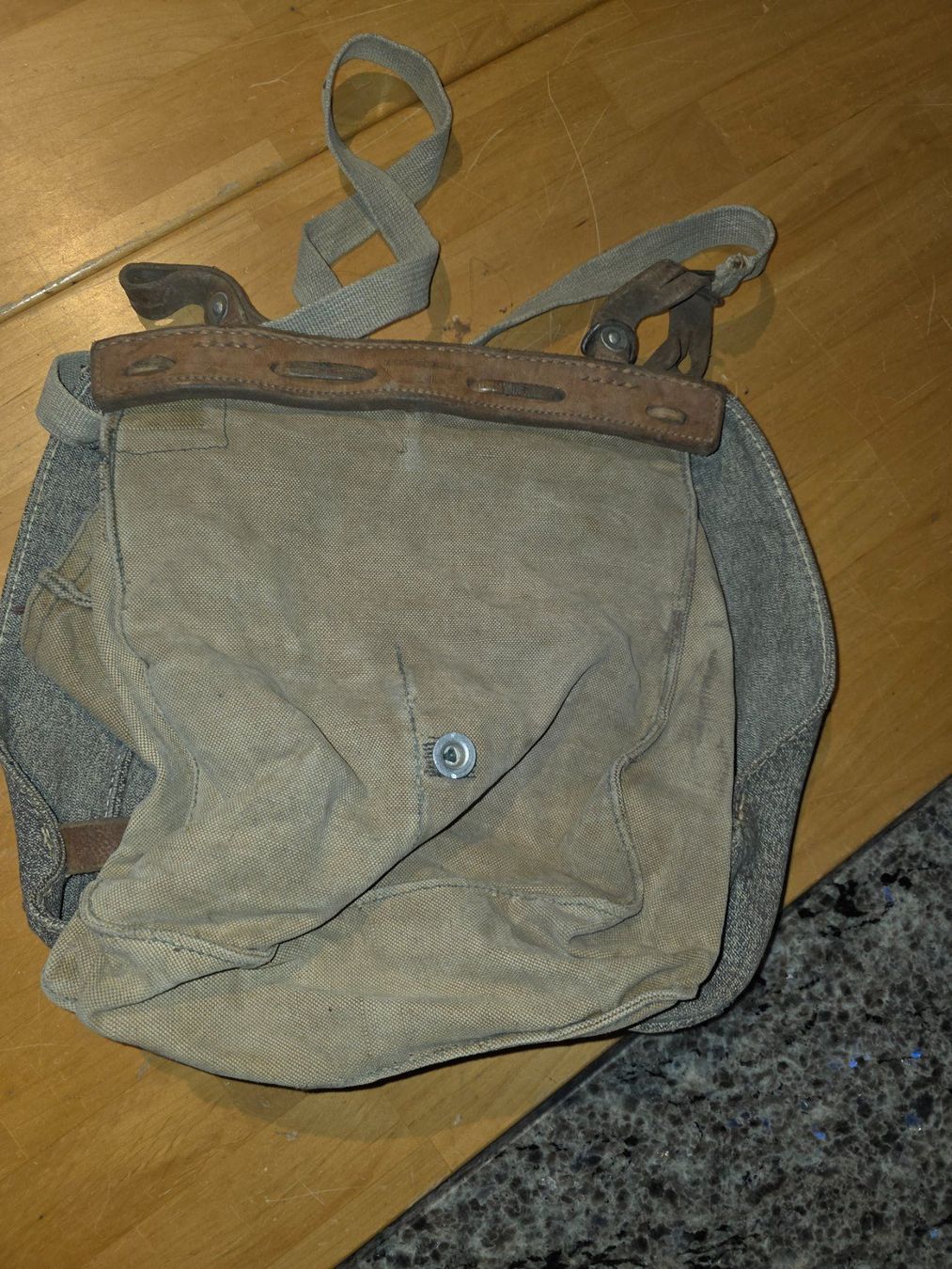 Schweizer Armee Borse: CH Armee Brotsack / Canvas und Leder – Usato da Obermumpf venduto da oiskypoisky