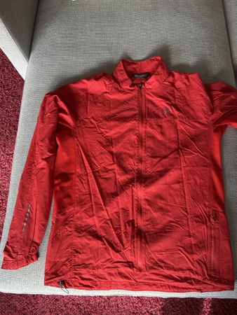 Veste de sport Arc'teryx rouge taille M bon état