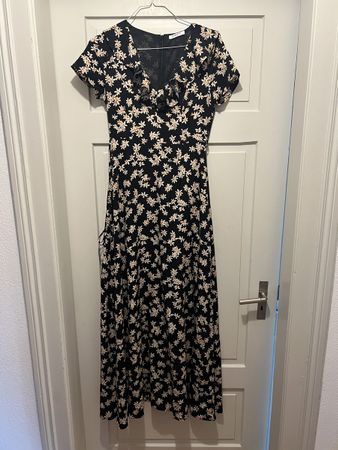 Disturbia Taissa Floral Lace Button Up Midaxi Kleid (Gebraucht) in  Glashtten fr CHF 40  nur Abholung auf Ricardo kaufen