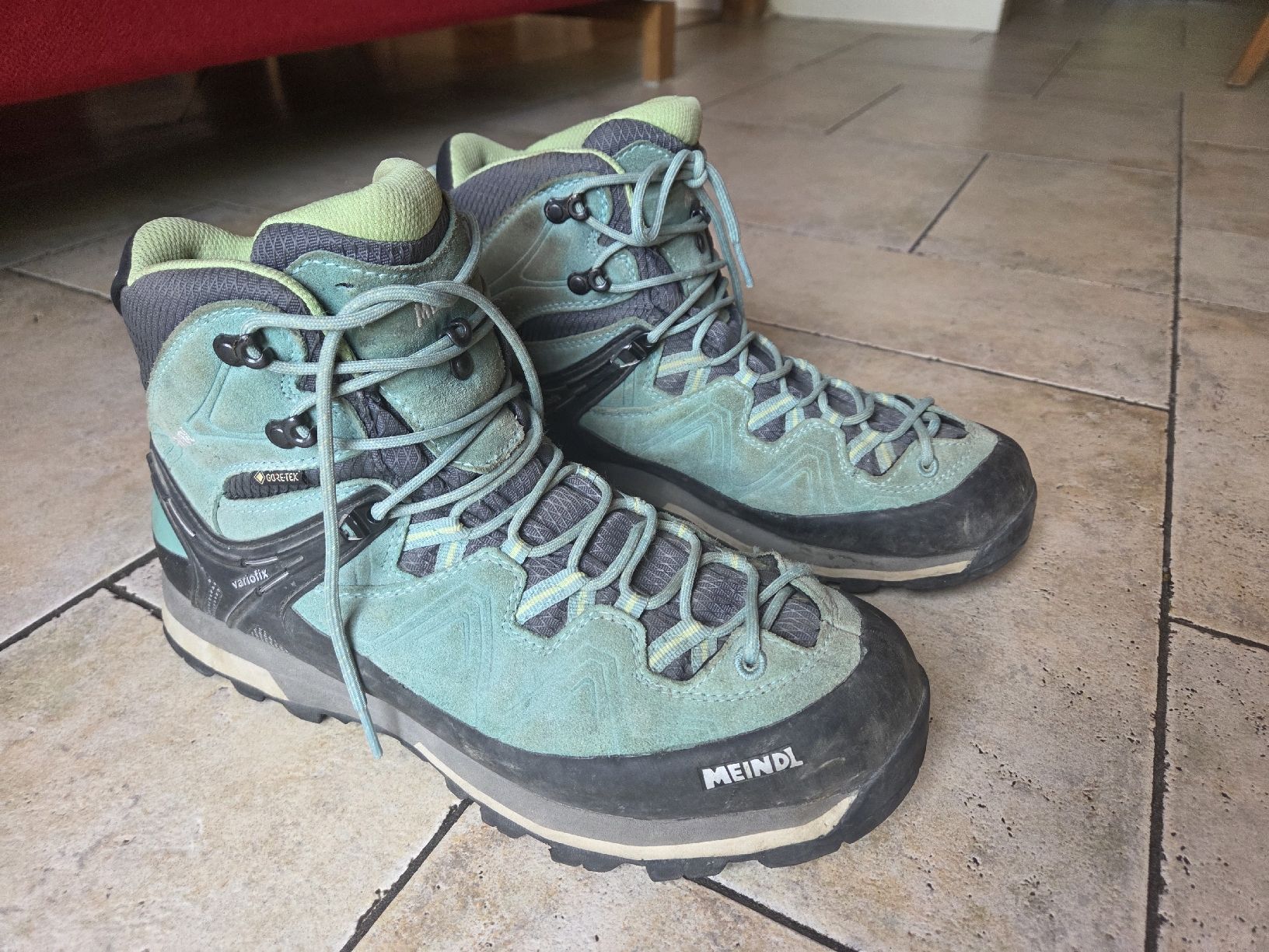 Meindl Damenschuhe: Meindl goretex chaussures de marche / Wanderschuhe  – Gebraucht aus St-Blaise von jul_cvf9