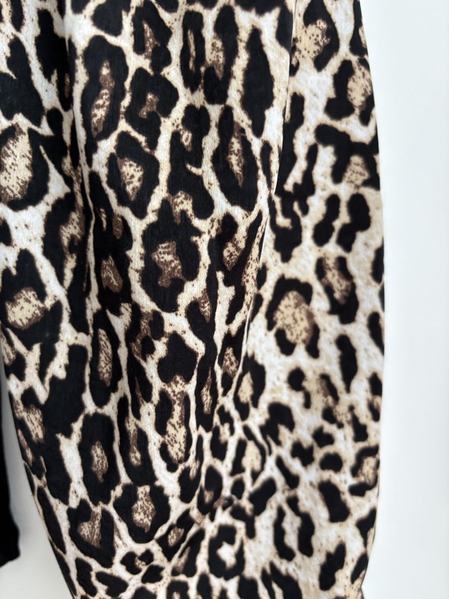 Zara Camicette: Oberteil mit Leopardenmusterärmel – Usato da Winterthur venduto da leimaj 2