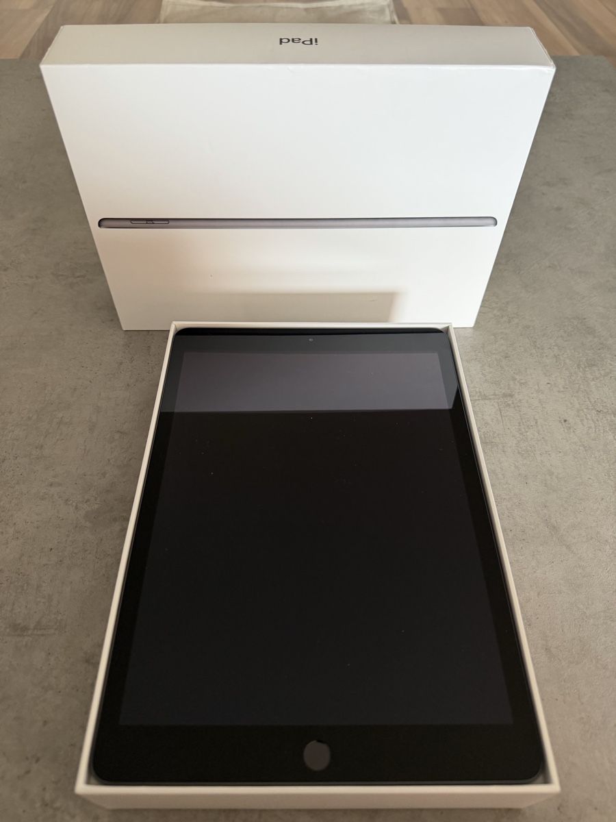 Apple Tablettes PC: Apple Ipad 8th Generation unbenutzt im Karton – Neuf (Voir description) à Bubikon par Mtr1608