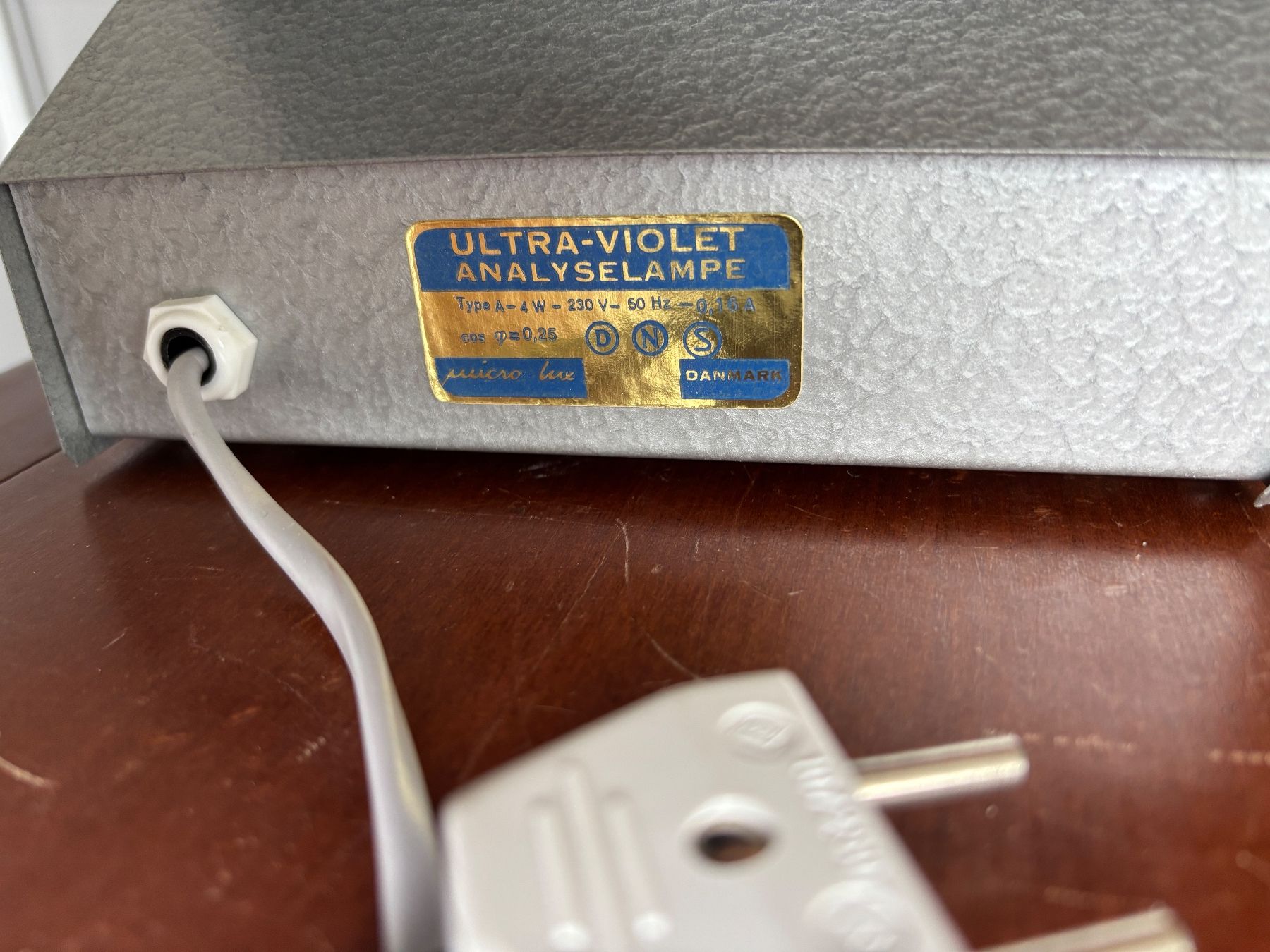 Lampade: UltraViolet UV Philatelie Analyselampe 4W micro lux Denemark – Usato da THERWIL venduto da Fcbbasel 3