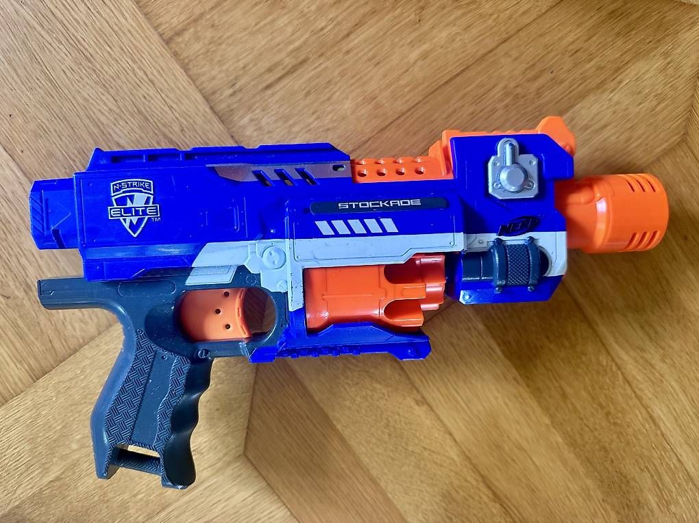 Nerf Spielzeuge: Nerf Blaster Set  5 Stück inkl. Patronen – Gebraucht aus Küsnacht ZH von Kult7 3