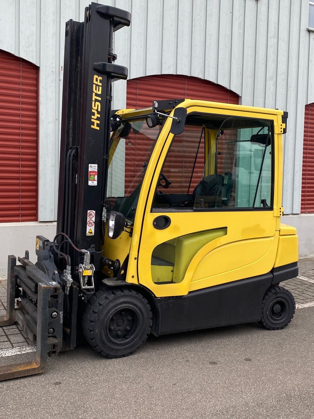Carrelli elevatori e a forche: Hyster Gabelstapler – Usato da Waltalingen venduto da Lkwtec 1