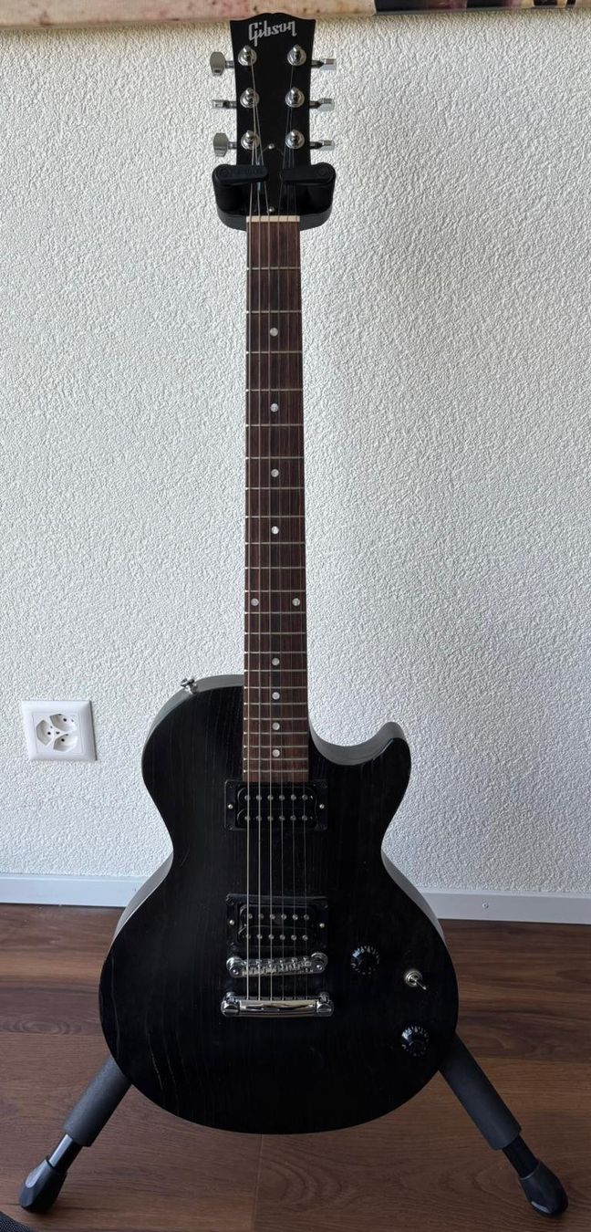 Gibson Strumenti musicali: Gibson Les Paul Custom Studio Worn Ebony – Usato da Villarbeney venduto da Fudomyo
