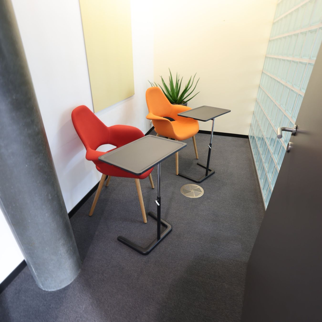Tische: Vitra NesTable, Weiss – Gebraucht aus Affoltern am Albis von Zapro 2