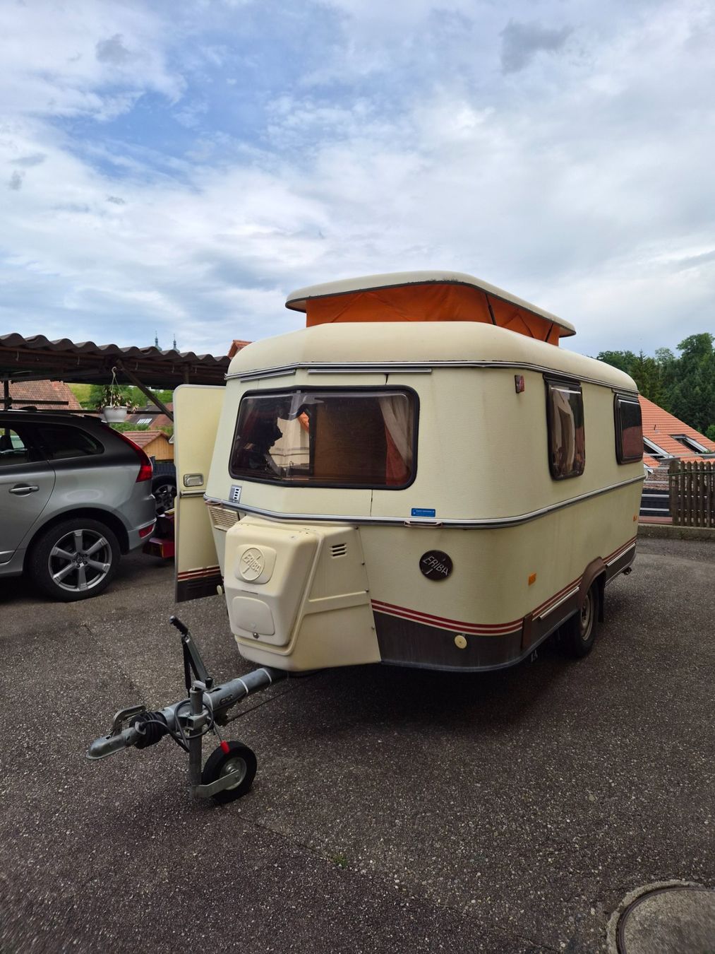 Rimorchi: Eriba Triton Wohnwagen – Usato da Seewen SO venduto da supersnuper 3