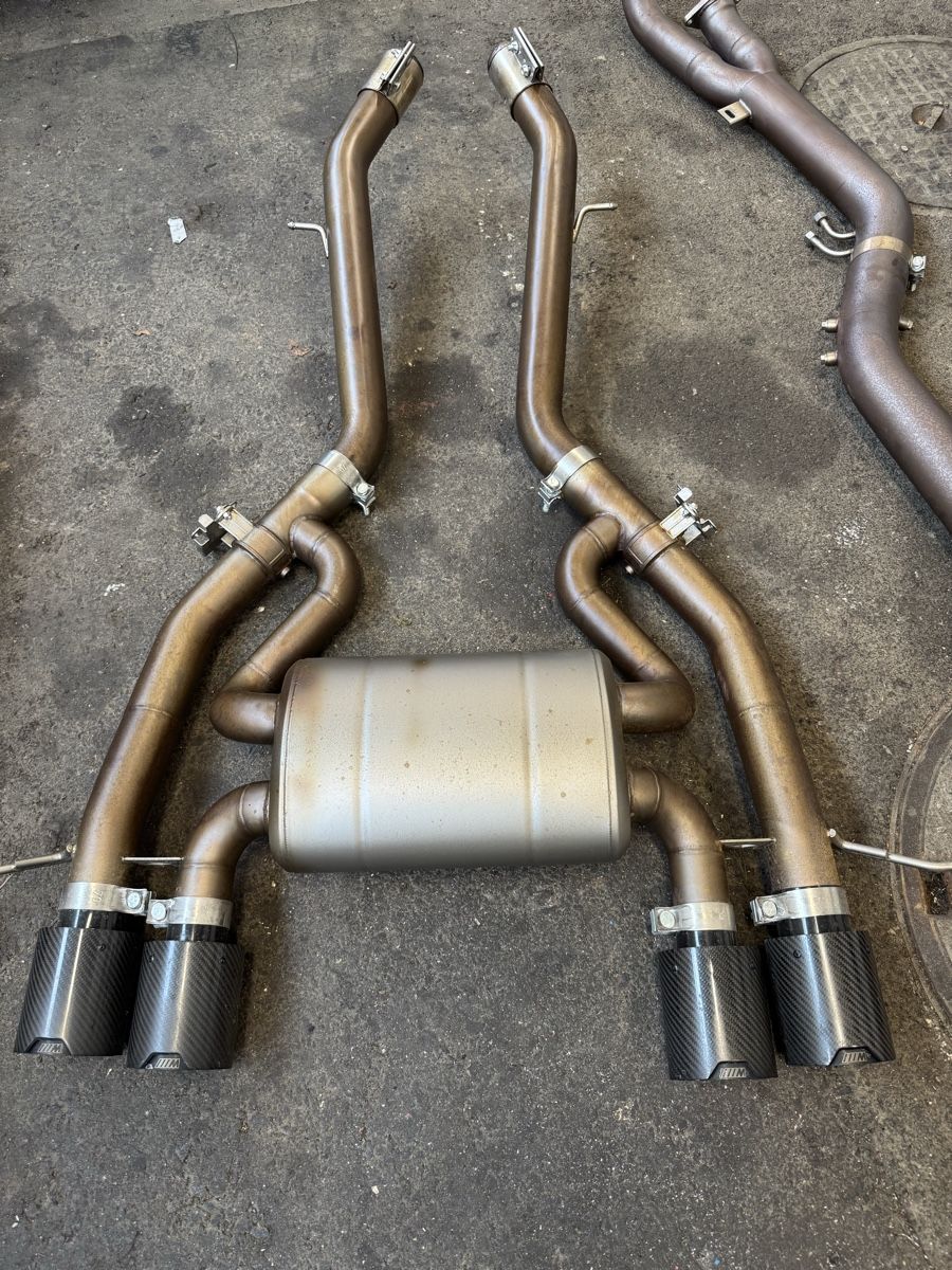 BMW Sistemi di scarico: Auspuff M3 / M4 G80 G82 – Usato da Horgen venduto da fel_6gb8 1