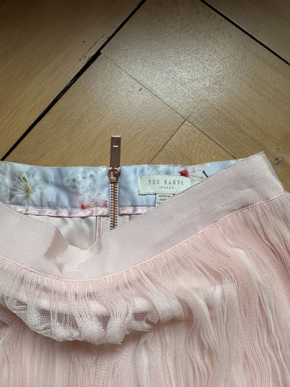 Ted Baker Gonne: TED BAKER - Tüllrock rosa XS – Usato da Zürich venduto da Diazaio 1