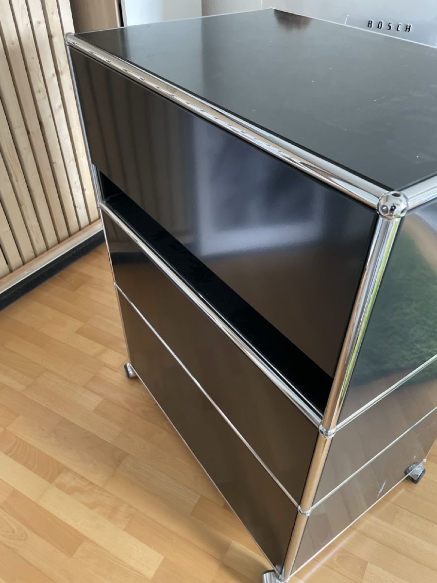 USM Banconi: USM Haller Sideboard Schwarz mit Rollen – Usato da urdorf venduto da carroe 4