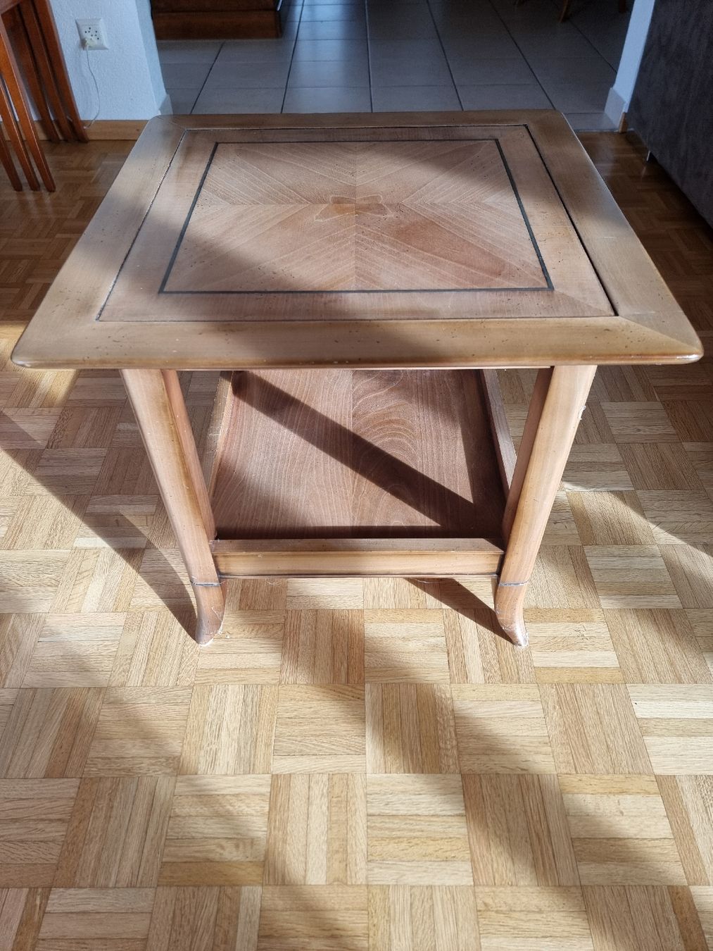 Tavoli: Table d'appoint en merisier massif style Louis Philippe  – Usato da Bevaix venduto da Lemana 2