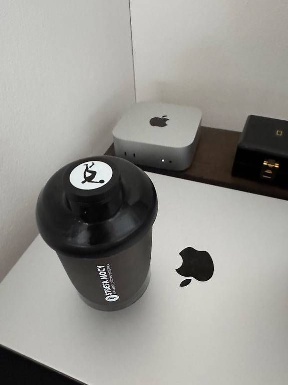 Borracce & Thermos: Protein-Shaker-Flasche / Eiweiß-Shaker Schwarz – Usato da Schübelbach venduto da Rahnmont 1
