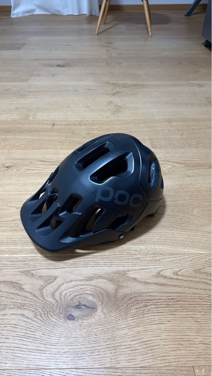 Poc Helme: POC Tectal schwarz Grösse M/L – Gebraucht aus Davos Platz von Forumraida