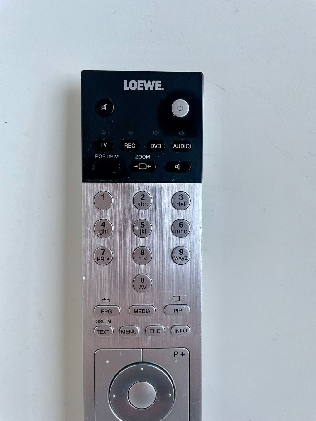 Loewe Telecomandi: Loewe Assist Alu – Usato da Zürich venduto da Loeffel81zh 1