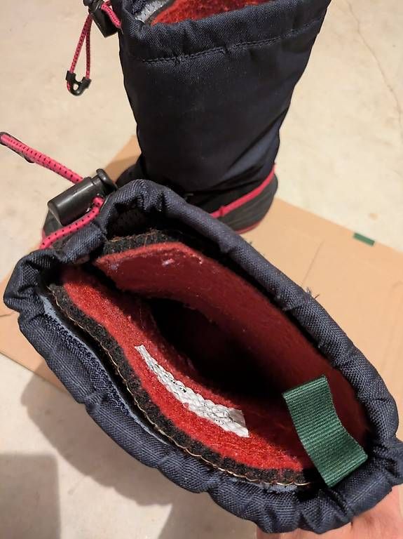 Scarpe per ragazzi: Winterstiefel – Usato da Utzenstorf venduto da dil_7bt7 1