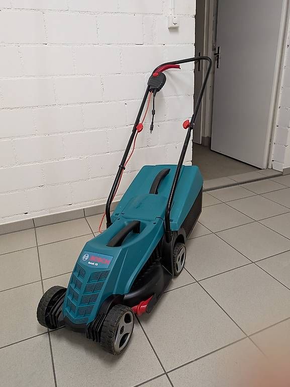 Bosch Tagliaerba: Bosch  Rasenmäher – Usato da Wilen b. Wollerau venduto da ela_r8zl 1