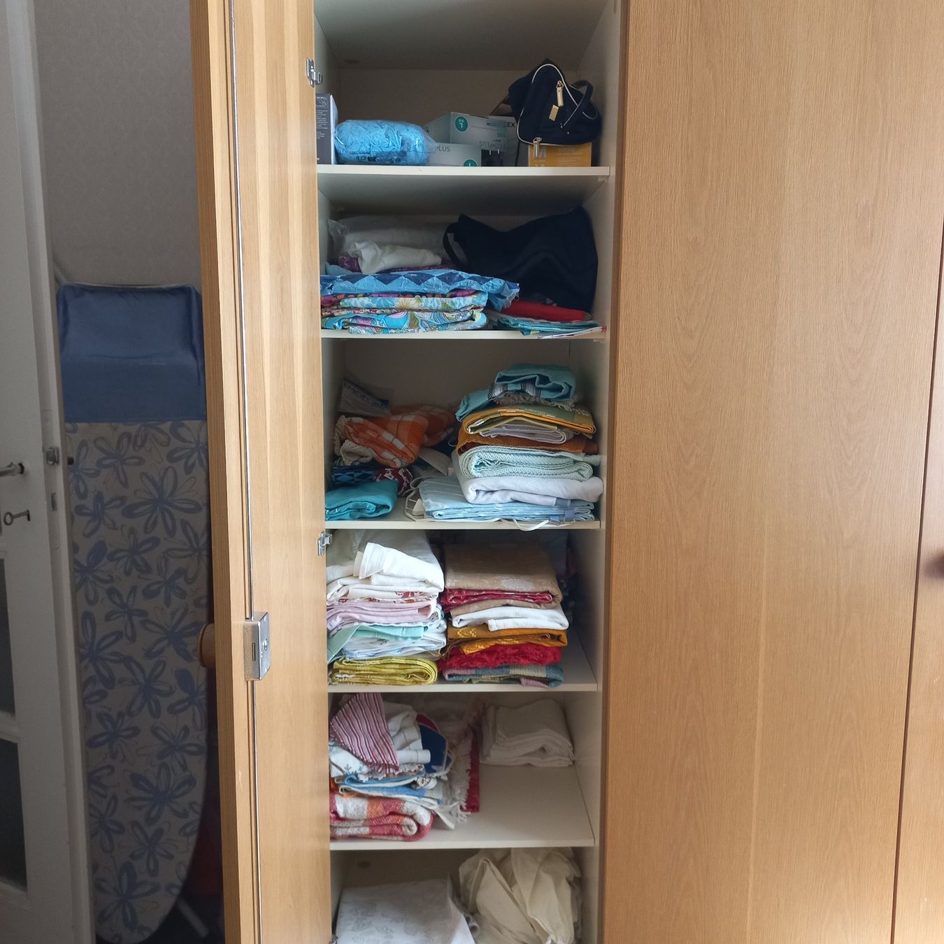 Armoires: Grande armoire – D'occasion à Jongny par dve_7nbz 2