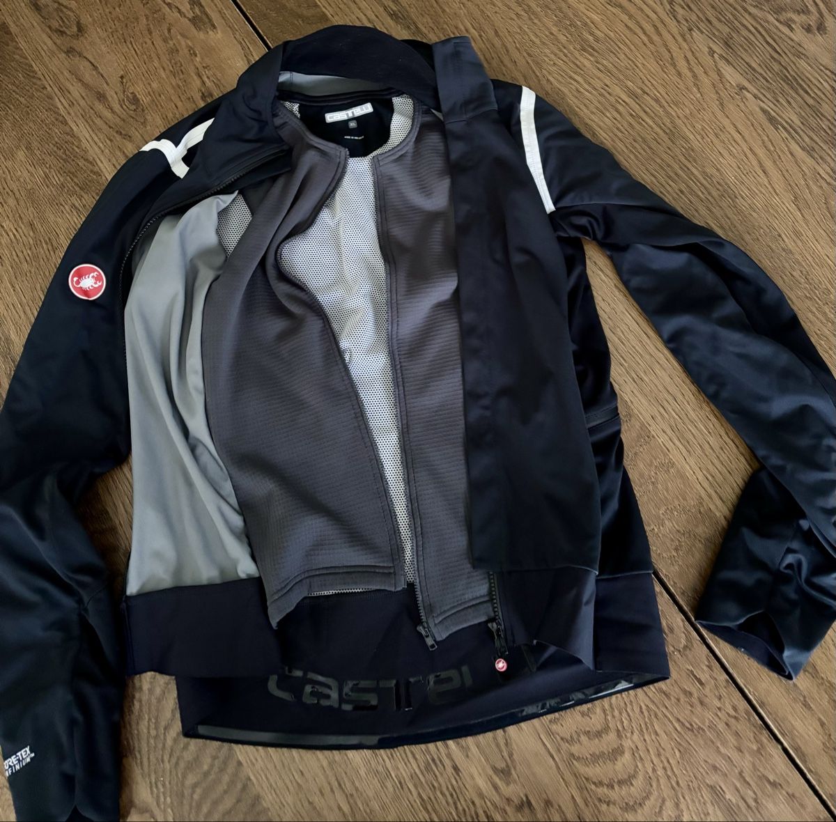 Castelli Giacche: Castelli Alpha Ros 2 cycling winter jacket – Usato da Richterswil venduto da JIG13 1