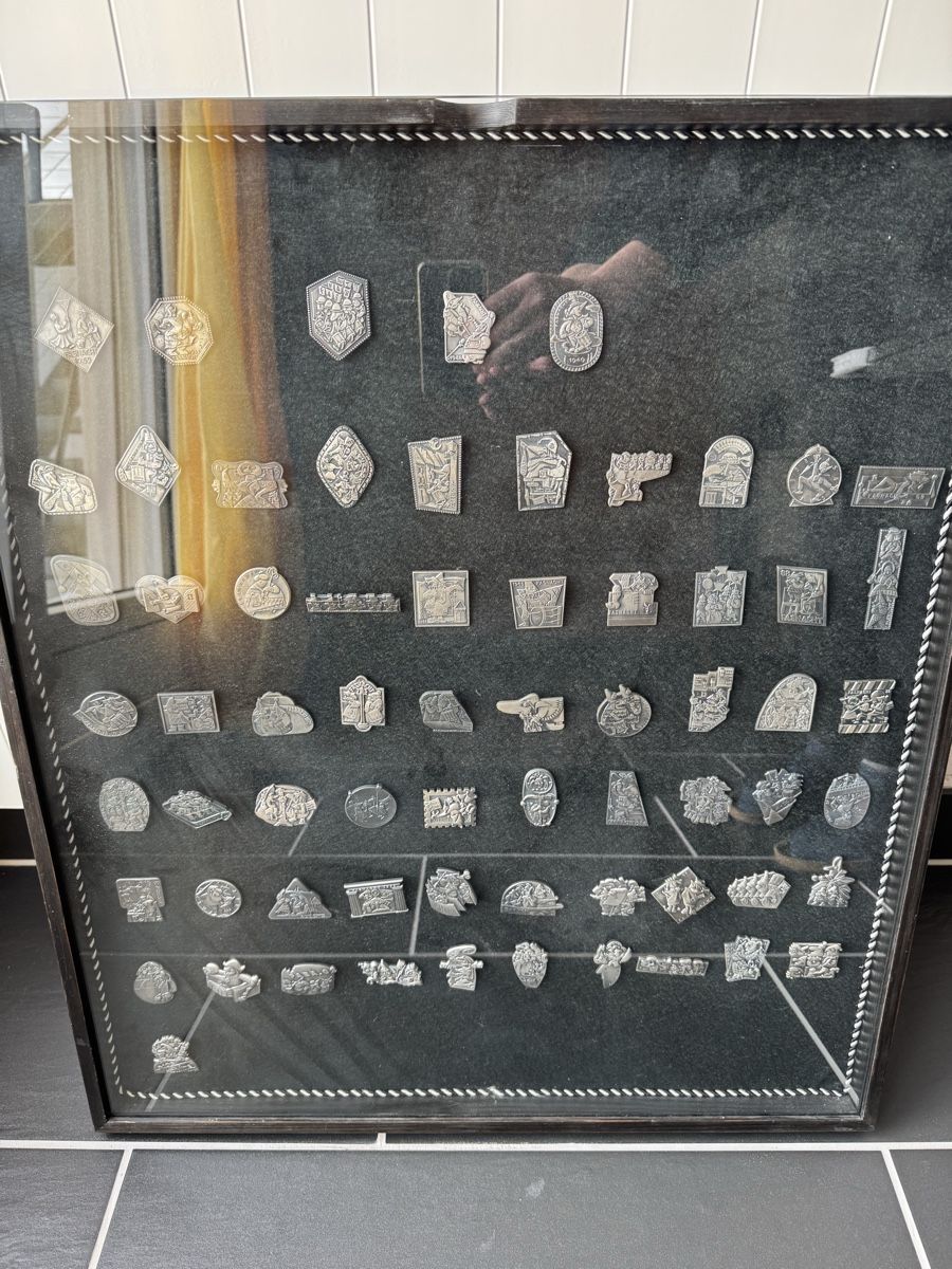 Basler Plaketten & Abzeichen: Basler Fasnachtsplaketten Sammlung – Gebraucht aus Maisprach von 4464 3