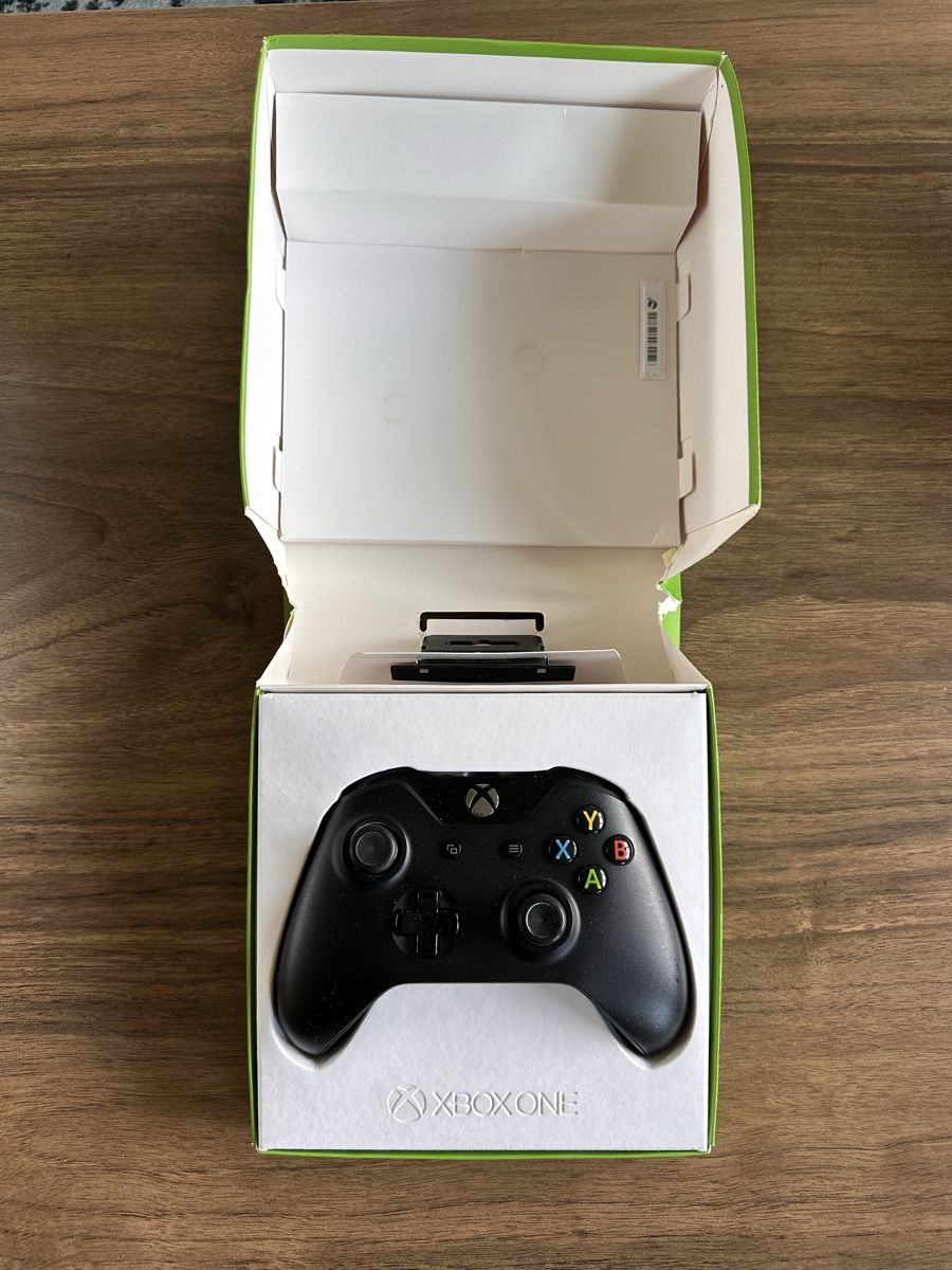 Microsoft Console: Xbox One S 1TB + 2 Controller + 9 Spiele + OVP | Komplettset – Usato da Binningen venduto da hol_c6pw 2