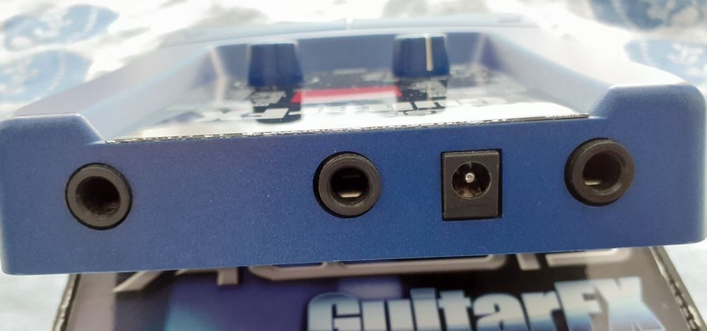 Alesis Strumenti musicali: ALESIS Guitar FX, Bodeneffektgerät – Usato da Winterthur venduto da my_username 3