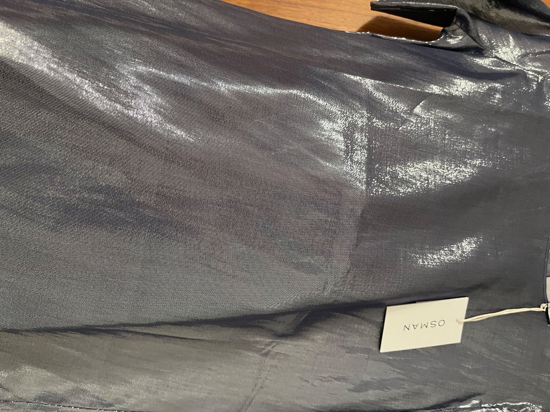 T-shirt: Neu Tshirt Osman LoNdon – Usato da Oberglatt ZH venduto da Sale12 2