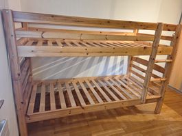 Etagenbett aus Holz