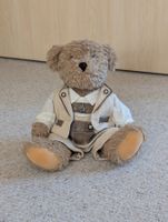Teddybär in Trachtenkleid, sitzend 23cm hoch, TopZustand