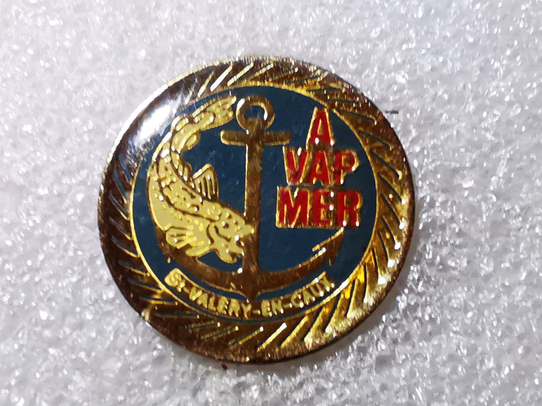 Placchette & Badge: Ansteckpin 47: A Vap Mer – Usato da Oppligen venduto da Pin-Fall-Shop