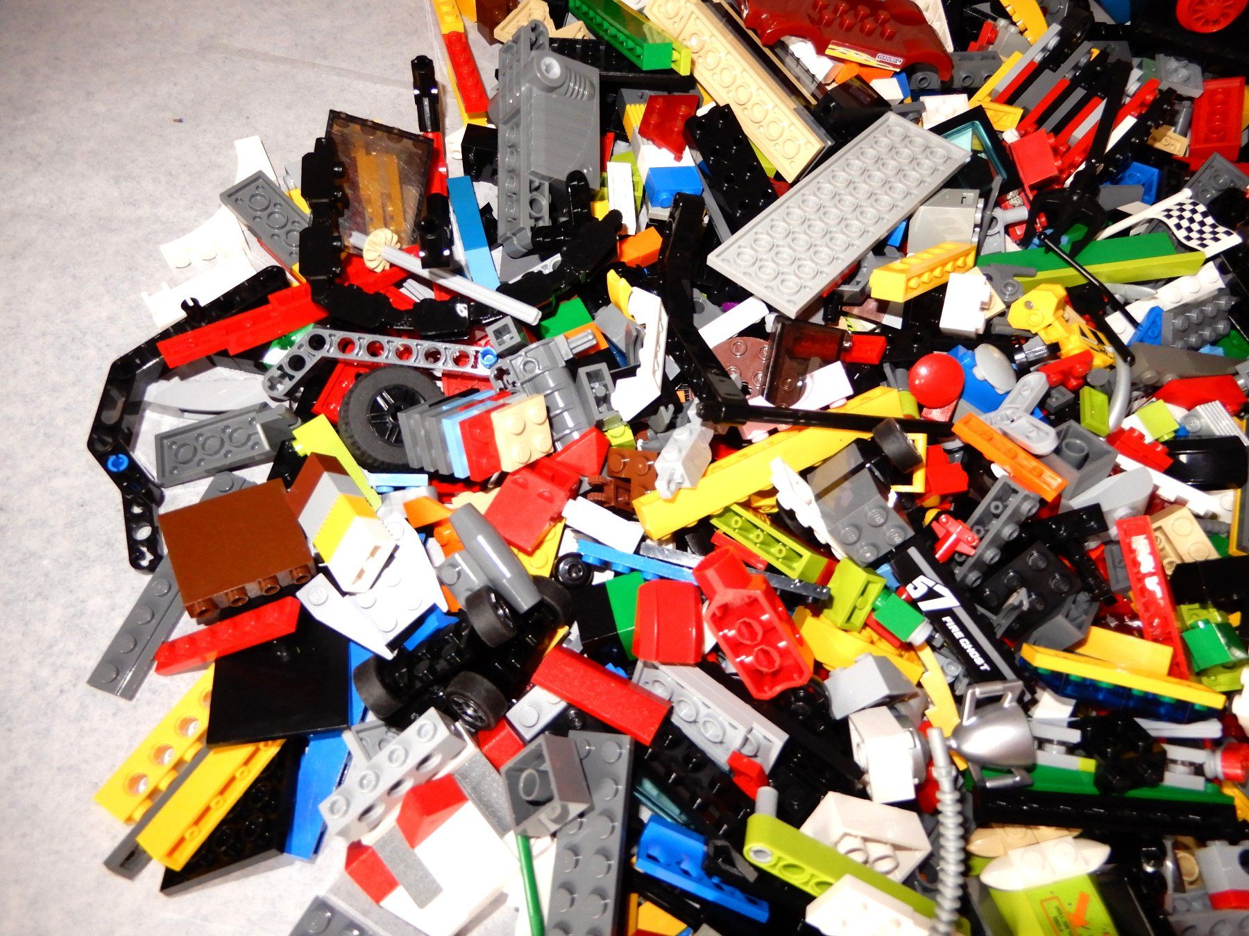 Lego Jeux de construction: LEGO TECHNIC, 1,5 Kilo – D'occasion à Senèdes par tintinette43 4